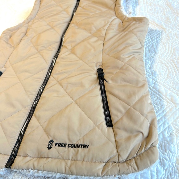 NWOT FREE COUNTRY SHERPA VEST - Reversible - Picture 4 of 8